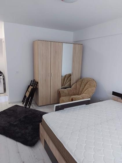 închiriez apartament cu o camera - 2