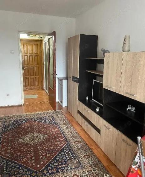 Garsoniera decomandata cu balcon zona Far - 4