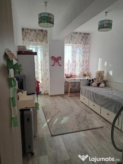 Vand apartament cu 3 camere str. Nazuin?ei - 7