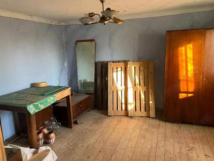 Vand casa ?i teren Com Suseni. Sat Tutulesti - 2