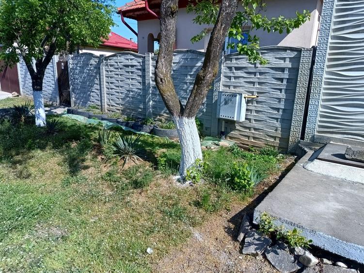 Casa 3:camere , bucatarie,baie,teren,la 8,5 km de Selgros Craiova - 1