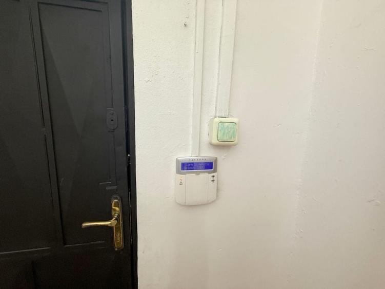 Spațiu industrial de &icirc;nchiriat - 1.690 mp, acces TIR- zona Fratelia - 15