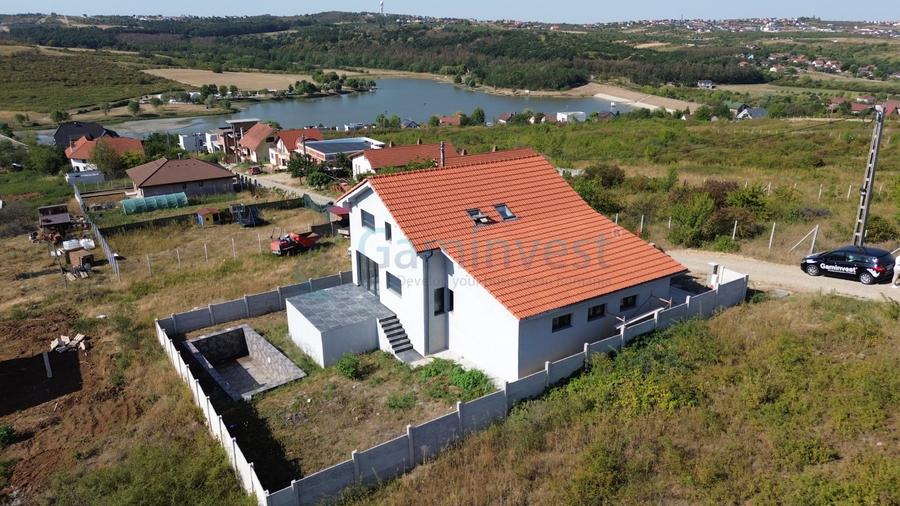 Casă individuală cu 6 camere cu Canalizare în Paleu