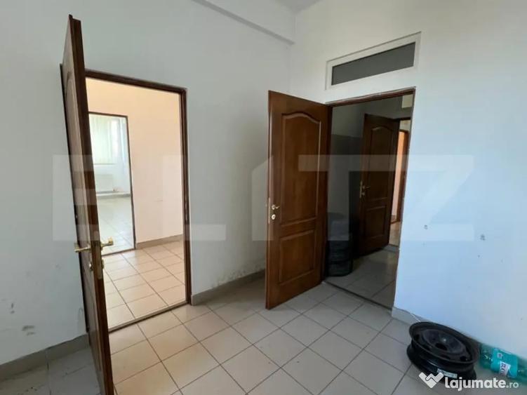 Spa?iu birou, 60 mp, zona Pia?a 1 Mai - 4