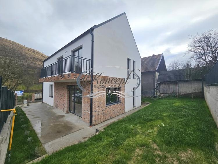 Locuinta moderna in Tauti, ansamblu restrans si zona linistita - 2