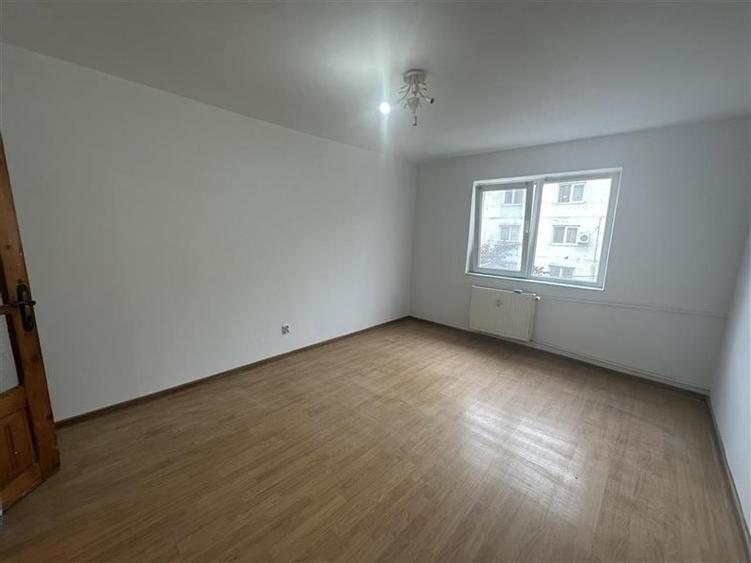 Comision 0%, etaj 2 ?n bloc anvelopat lingă BRD - 4