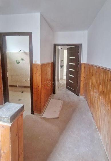 Aproape De Castelul Cantacuzino - 15