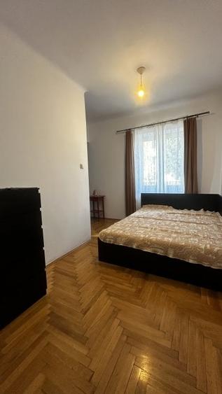 Apartament in casa cu 2 camere ,beci si curte pe Strada Titulescu ,zona Afi - 5