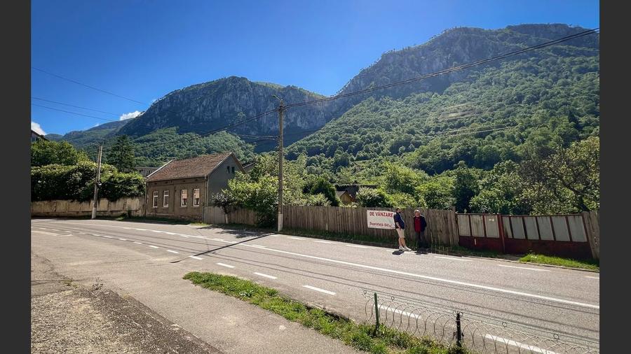 Teren intravilan central  Băile Herculane: 841 mp - 3