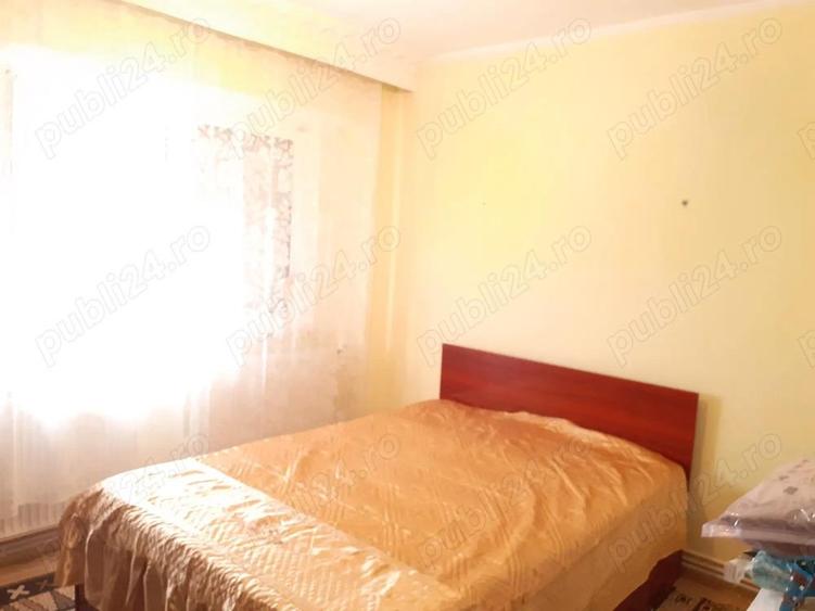 Vanzare Apart. 2 cam. cf.1 dec.,et.4, spraf.utila 50.45, balcon de 7.ml, str. Randunicii Zona Obor - 15