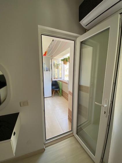 Proprietar,vând sau schimb apartament în Constanța, Faleză sud(Poarta6) cu  casă - 4