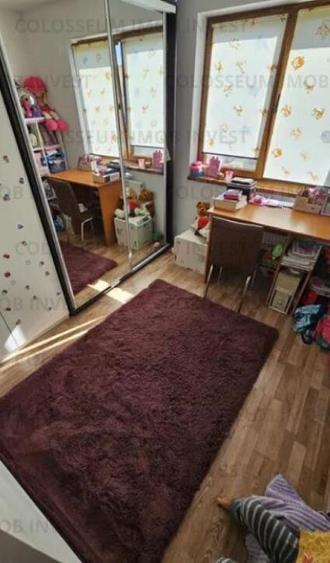 Apartament 3 camere, decomandat - zona Tractorul - 2