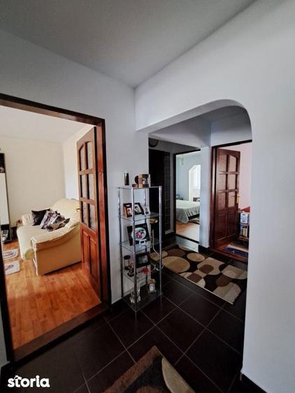 Apartament cu 3 camere, decomandat, etajul 4 cu acoperis si garaj - 6