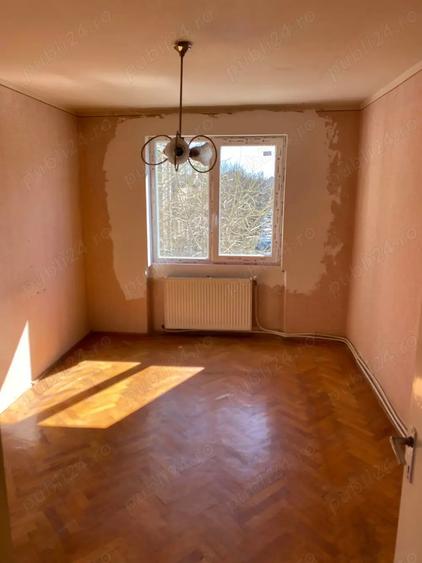 Apartament de vanzare 2 camere , Str Paulesti , et 3 , 62.000 euro neg. - 4