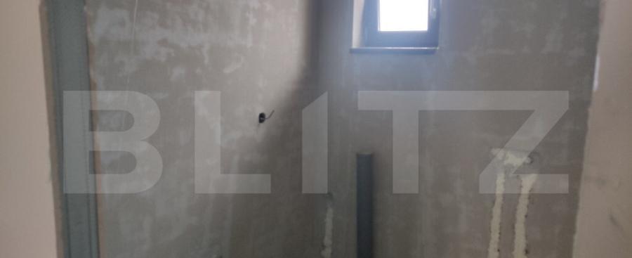 Casa semifinisata cu gard imprejmuitor in Livada de Bihor, l - 3