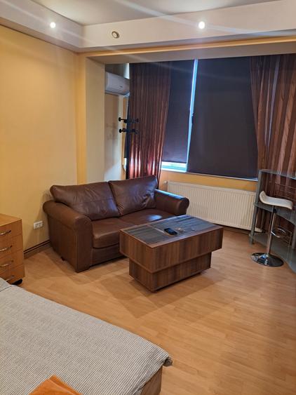 Inchiriez garsoniera in Deva, langa Primarie, etaj 1, pentru BIROU sau de LOCUIT - 1