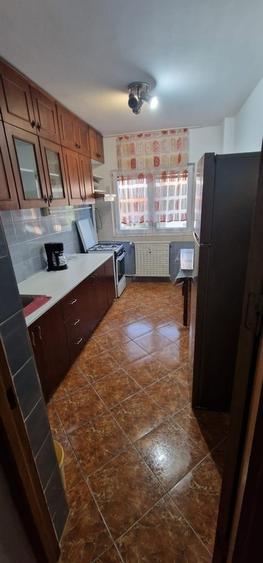 Apartament 3 camere semidecomandat cu 2 grupuri sanitare - 8