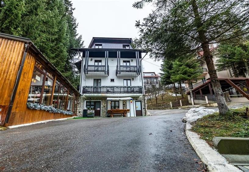 Resedinta speciala, in inima statiunii Poiana Brasov, cu terasa si locuri de par - 22