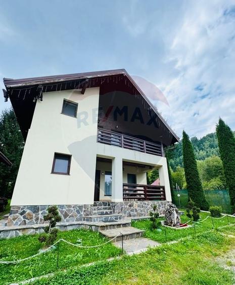 Casă / Vilă cu 4 camere de vânzare - 1