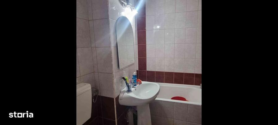 PB ,52 mp, et 3/4, Pia?a Rogerius, mobilat - 9