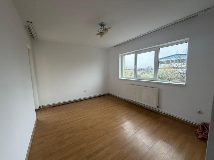 Vand apartament 3 camere - decomandat - etaj 1 - cartier Trei Stejari - 4