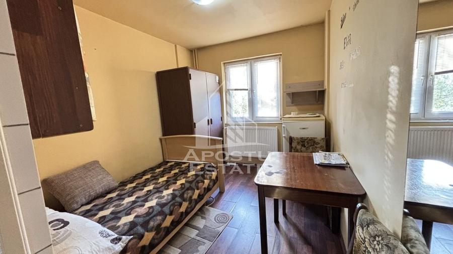 Garsoniera in Complexul Studentesc, etaj intermediar, ideal investitie - 3