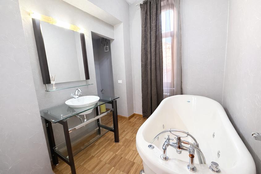 Vila 5 camere /PARC RONDA - 6