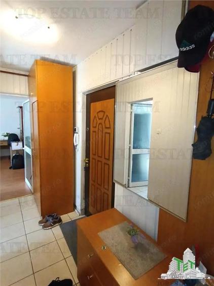 Super apartament decomandat cu 2 camere si balcon in sect. 6, in zona Dr. Sarii - Razoare, la doar 5 - 2