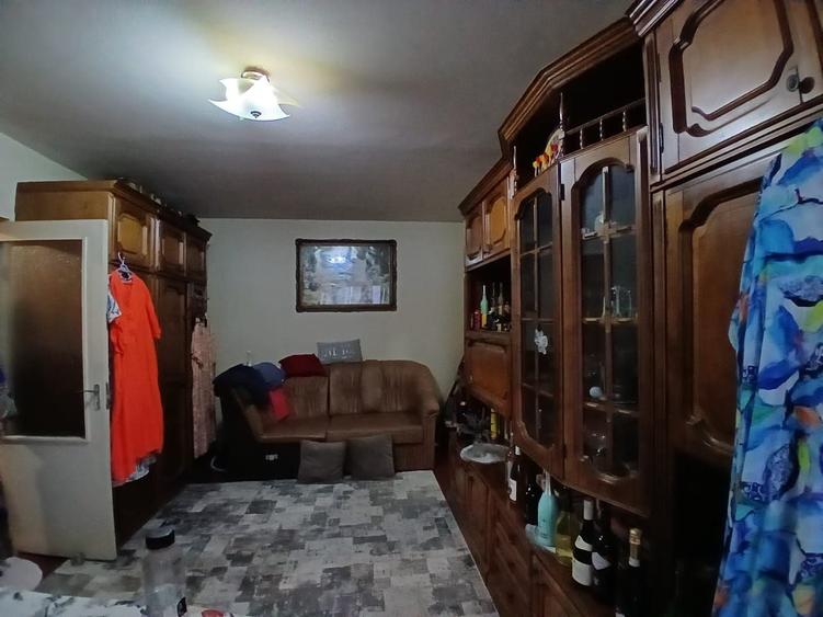 Apartament cu 3 camere decomandat în Lujerului