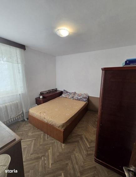 Apartament cu 3 camere în Brazda lui Novac