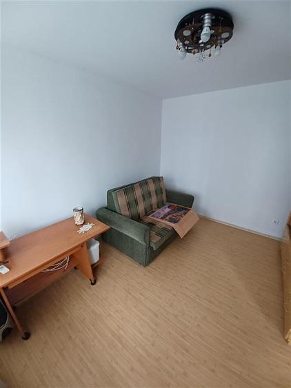 Casă cu 6 camere cu Teren 350 Mp în Apollo