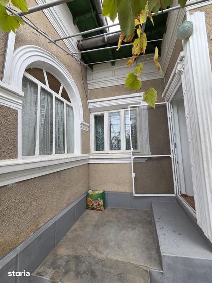 Casă cu 3 camere cu Teren 270 Mp în Central