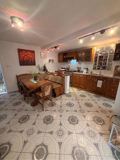 Casă cu 3 camere cu Teren 1968 Mp în Coman