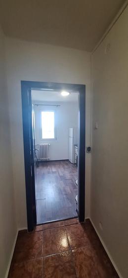 Apartament cu 2 camere decomandat în Titan