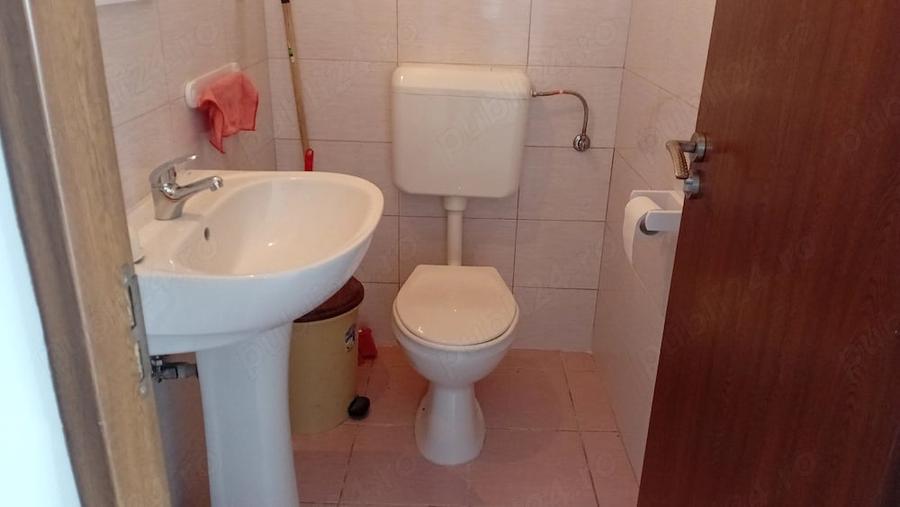 Apartament cu 3 camere decomandat în UTA