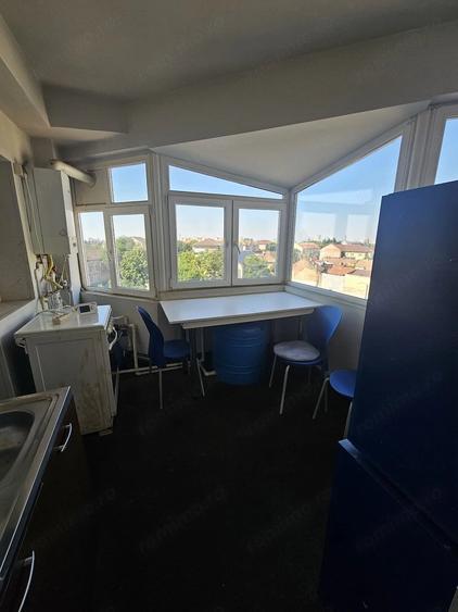 Apartament cu 5 camere decomandat în Central