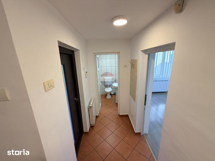 Casă cu 5 camere cu Teren 250 Mp în Grivița