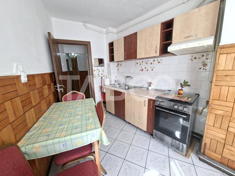 Apartament cu 2 camere decomandat, mobilat în Ștrand
