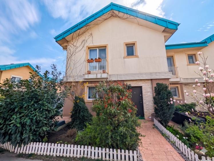 Casă individuală cu 4 camere cu Canalizare în Crețuleasca