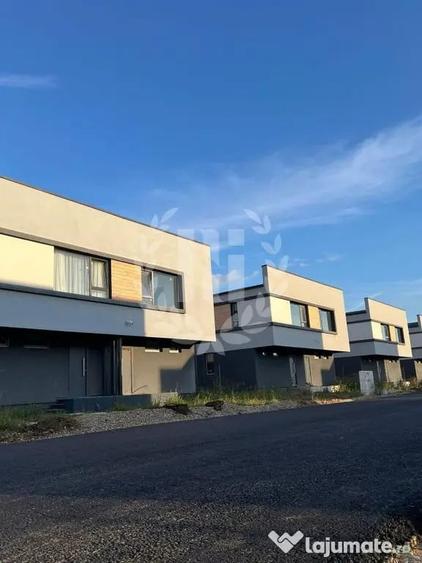 Casă cu 4 camere cu Teren 260 Mp în Balotești