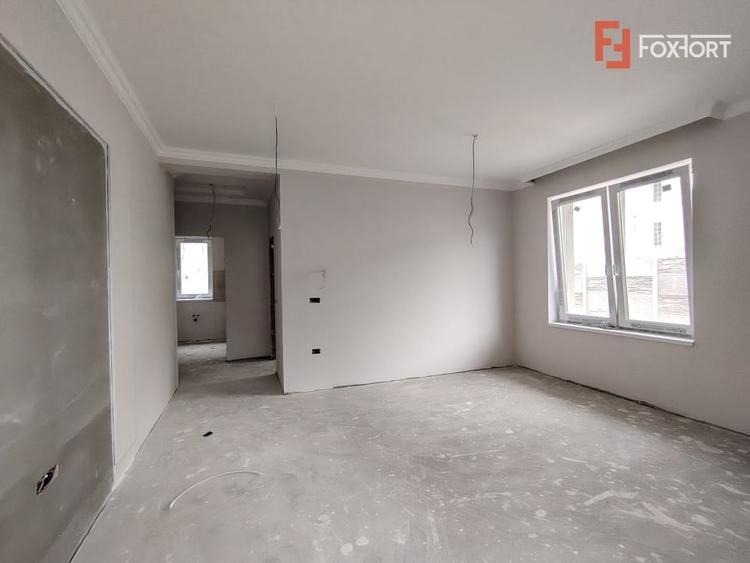 Apartament cu 2 camere decomandat în Giroc