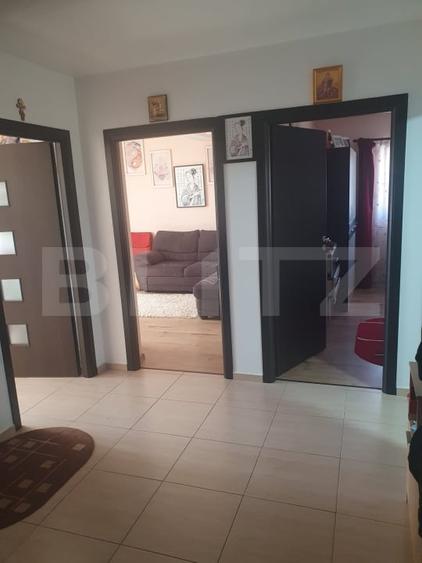 Apartament cu 3 camere decomandat, mobilat în Valea Adâncă