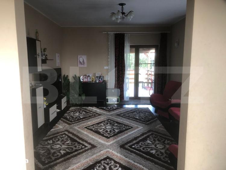 De vanzare casa 4 camere , 9 ari teren , intrare in Paulesti - 8