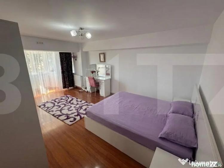 Apartament cu 4 camere decomandat în Central