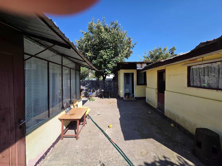 Casă cu 4 camere în Bărcănești