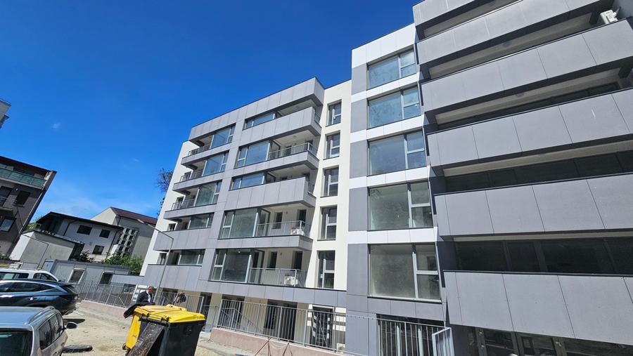 Apartament cu 2 camere decomandat în Tei