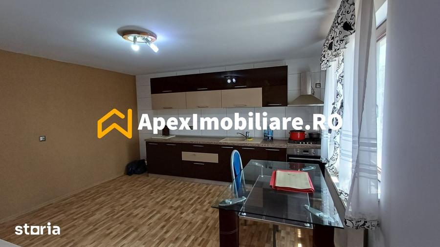 Casă cu 4 camere cu Teren 883 Mp în Varlaam
