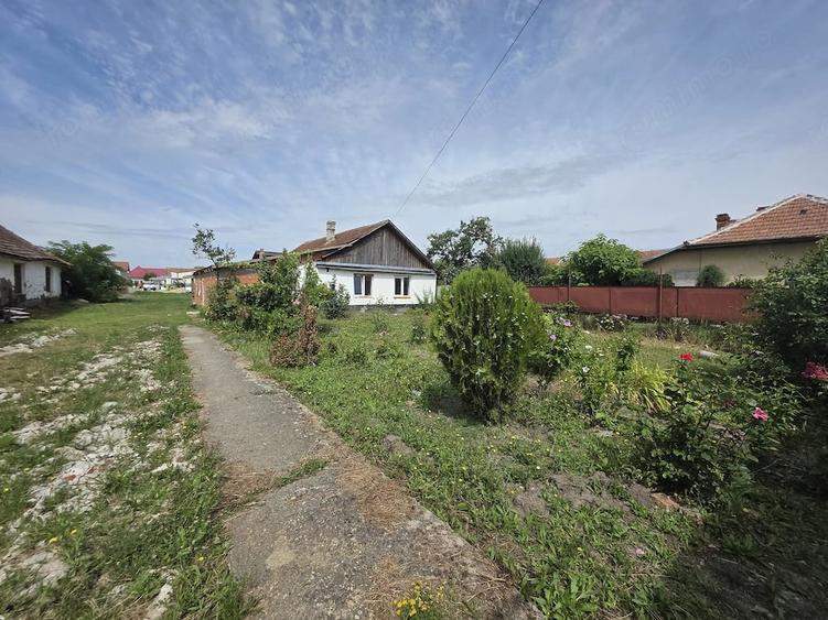 Casă cu 2 camere cu Teren 732 Mp în Tormac