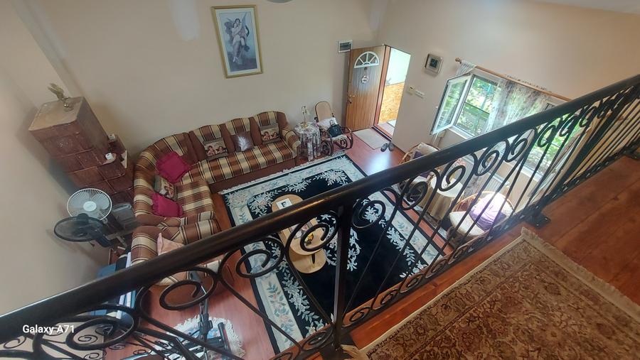 Casă individuală cu 3 camere cu Canalizare în Gruiu