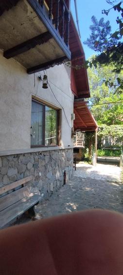 Casă cu 4 camere în Central